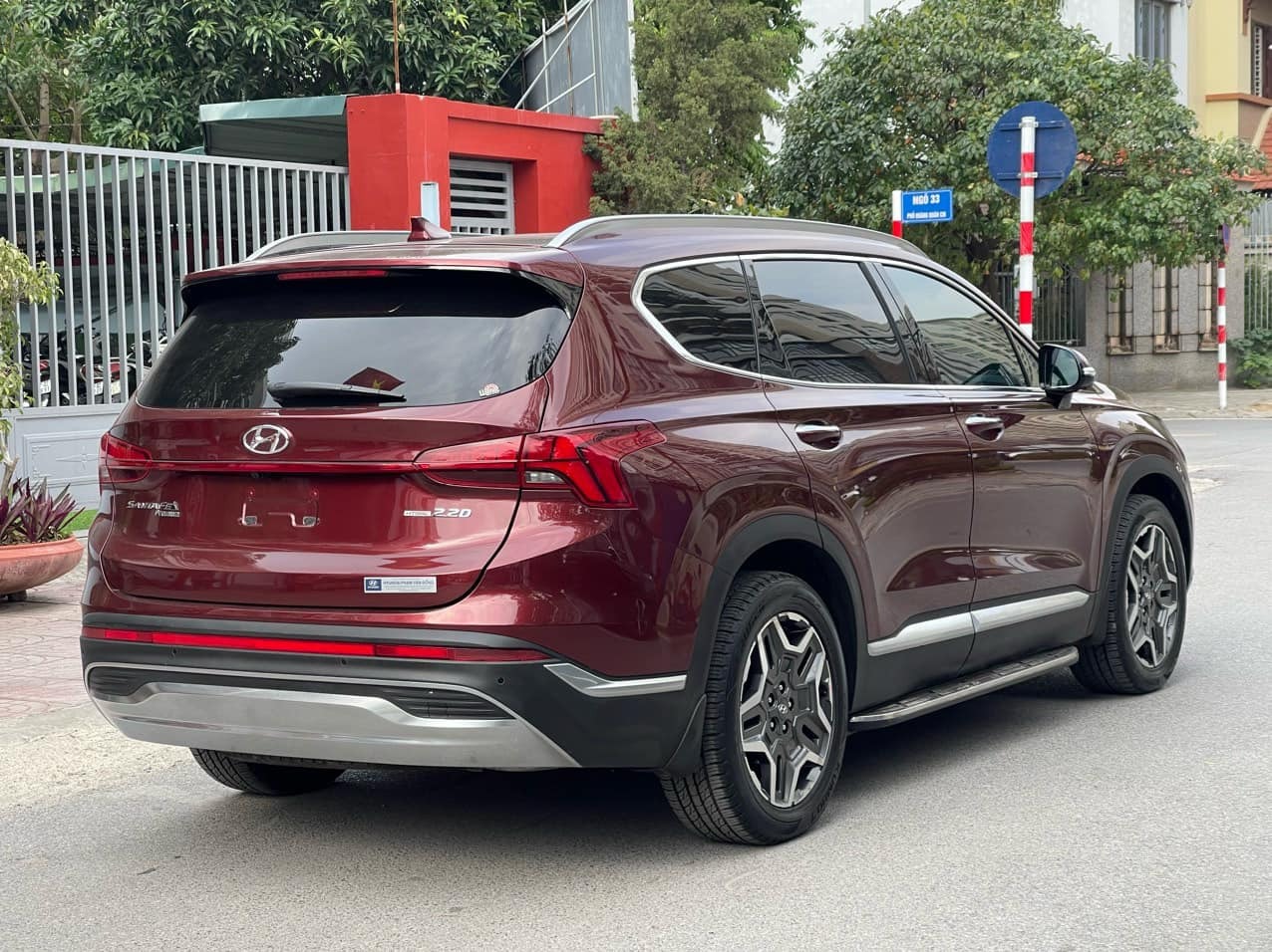 Sau 2 năm sử dụng, Hyundai Santa Fe 'lướt' được chủ nhân bán lại với giá khó tin 412757