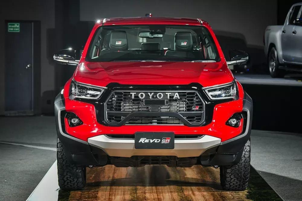 Toyota Hilux GR Sport 2024 mở bán tại Đông Nam Á, giá quy đổi từ hơn 1 tỷ đồng 425780
