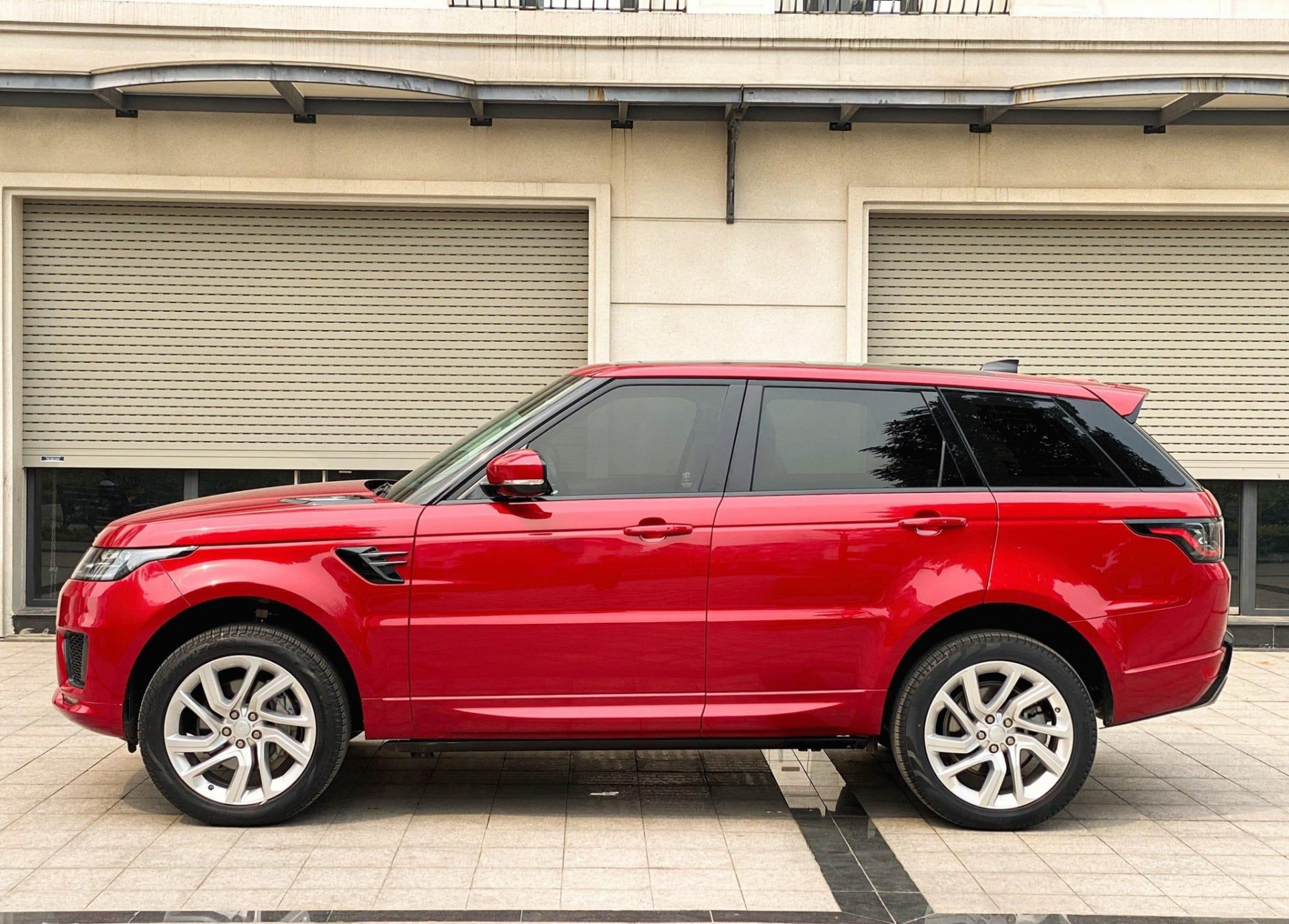 Hàng hiếm Range Rover Sport 2019 'bay' gần 3 tỷ đồng sau 5 năm lăn bánh 435278