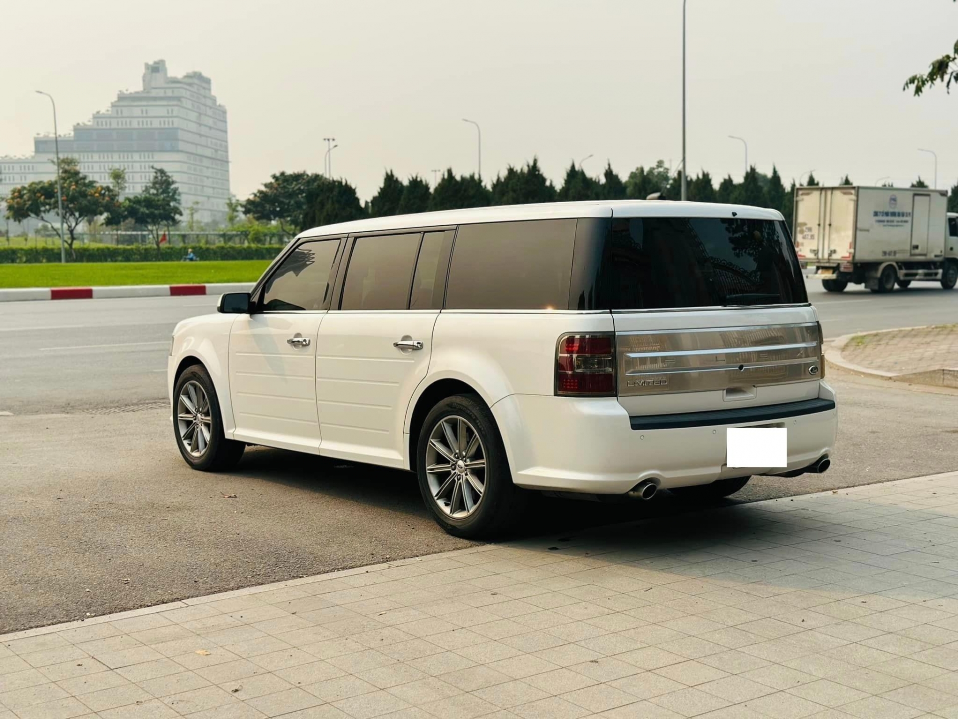 Bất ngờ xe gia đình cỡ lớn Ford Flex gần 10 năm tuổi vẫn có giá cao hơn Everest đời mới 439613