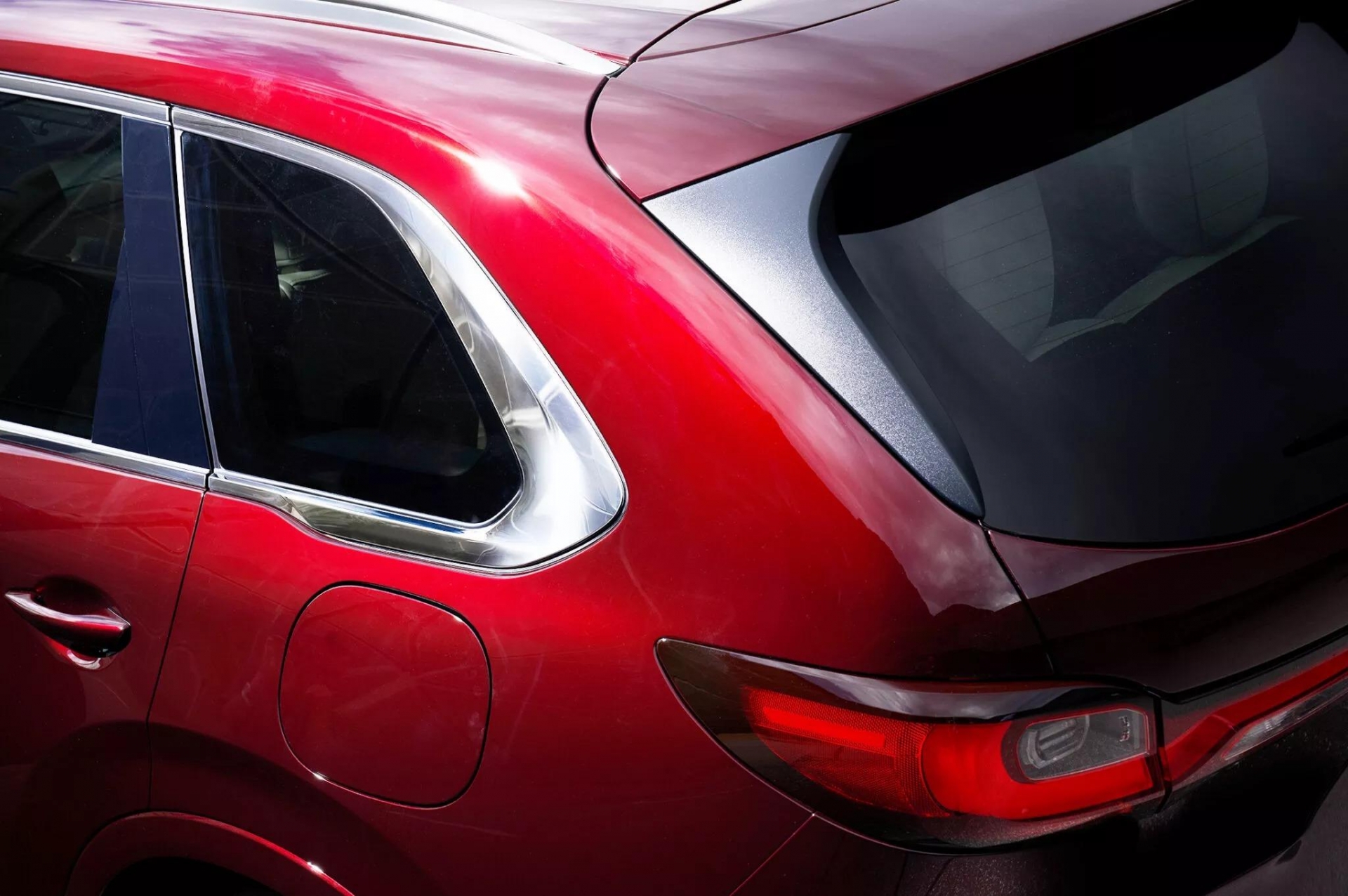 Mazda-CX-80-Teaser-1s-2048x1362