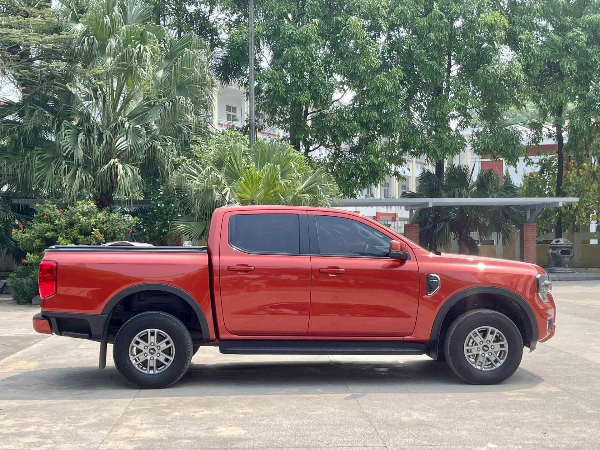 Chỉ sau 1 năm sử dụng, bán tải Ford Ranger 'lướt' lên sàn xe cũ với giá ngang một chiếc Honda City 452920