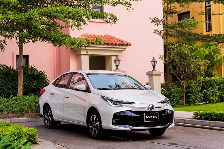 Toyota Vios đánh bật Honda City khỏi ngôi vương phân khúc sedan cỡ B 461601