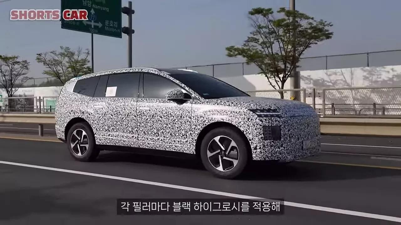 Hyundai-Ioniq-7-3