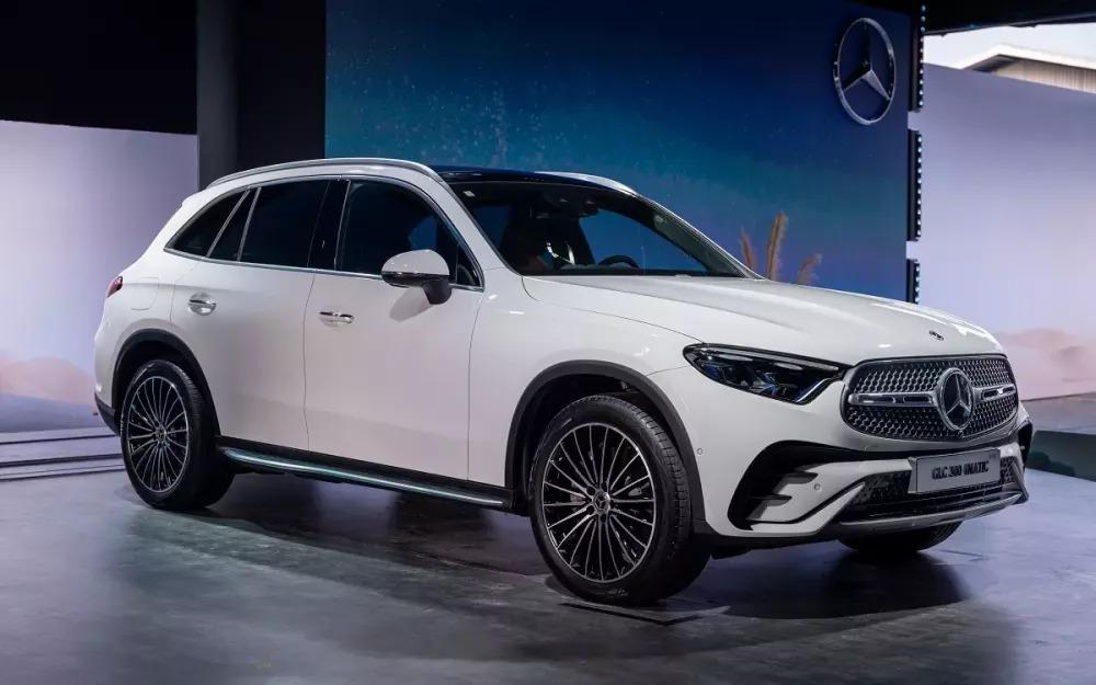 mercedes-benz-glc-300-4matic-1-4