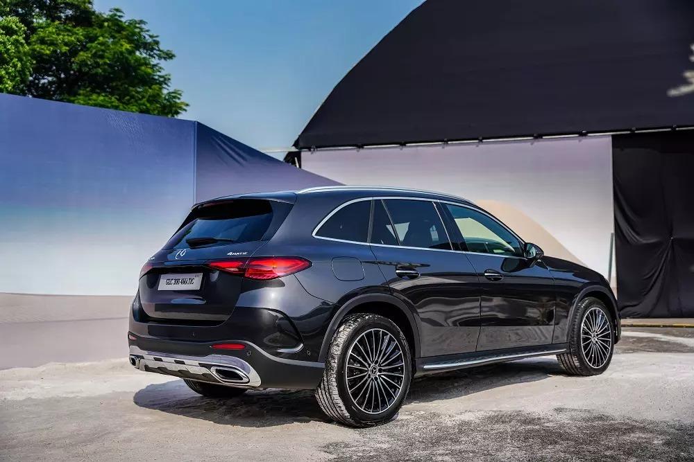 mercedes-benz-glc-300-4matic-2-d