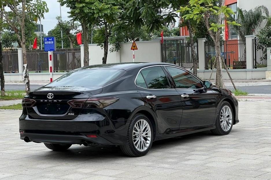 Sau 5 năm lăn bánh, Toyota Camry 2019 'full option' có giá bao nhiêu trên sàn xe cũ? 492314