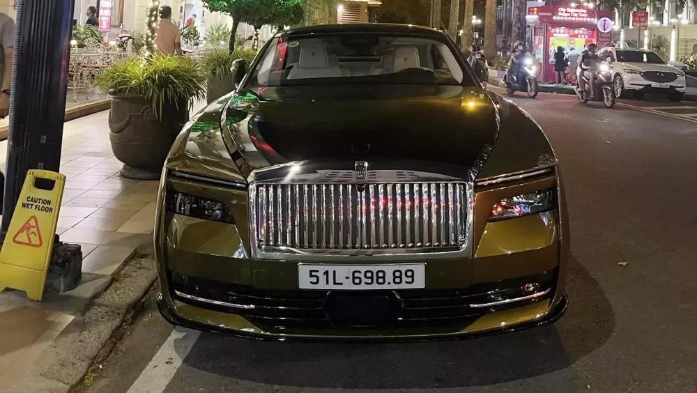 Xe điện siêu sang Rolls-Royce Spectre lăn bánh trên đường phố Việt: Biển đấu giá, màu sơn thời trang 535614