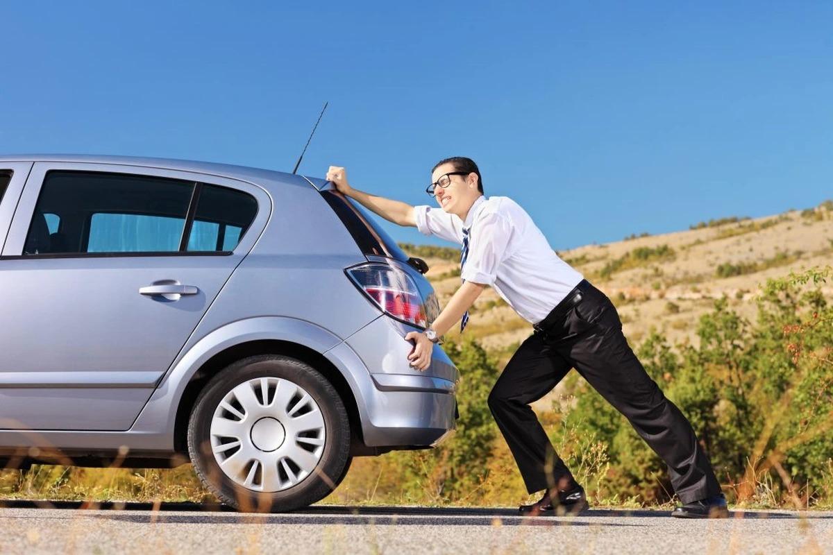 Đèn nhiên liệu bật sáng: Ô tô còn đi được bao xa và cần lưu ý những gì?