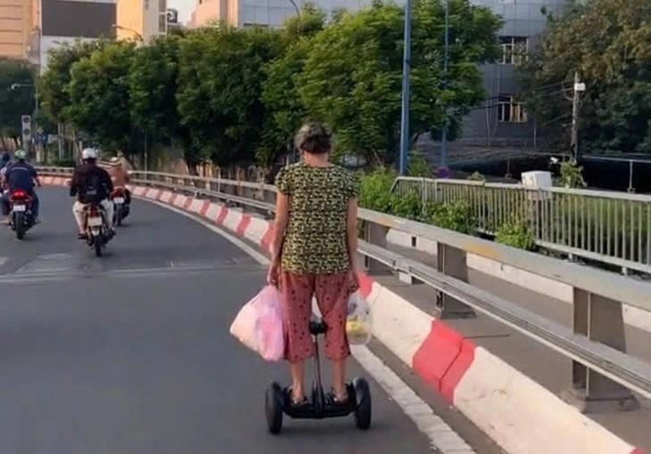 Vì sao xe điện cân bằng, xe scooter, vali điện,... không được chạy ngoài đường?