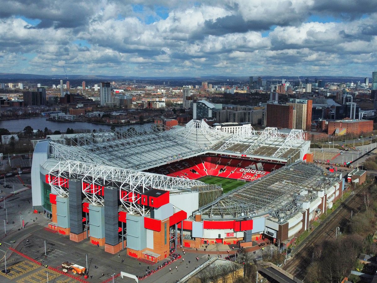 Tranh cãi bùng nổ, nhà Glazer 'chơi lớn' khi muốn phá hủy hoàn toàn Old  Trafford