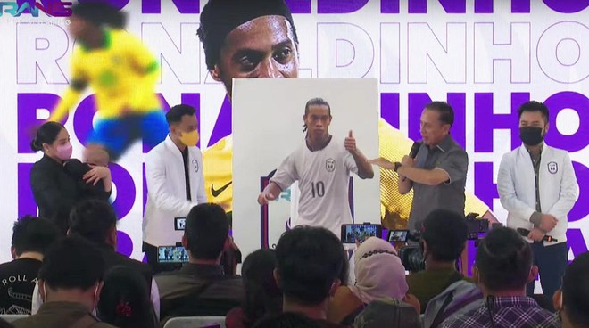 Chính thức tái xuất sân cỏ, Ronaldinho gia nhập đội bóng ở Đông Nam Á 152664