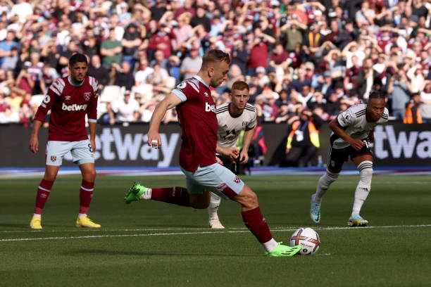 Trực tiếp West Ham 1-1 Fulham: Người hùng hóa tội đồ, chủ nhà gỡ hòa trên chấm 11m-200048