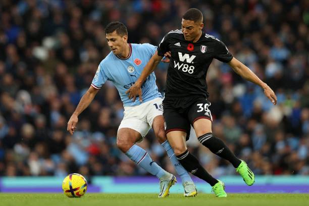 Trực tiếp Man City 1-1 Fulham: Cancelo dính thẻ đỏ, chủ nhà bị thổi 11m 214070