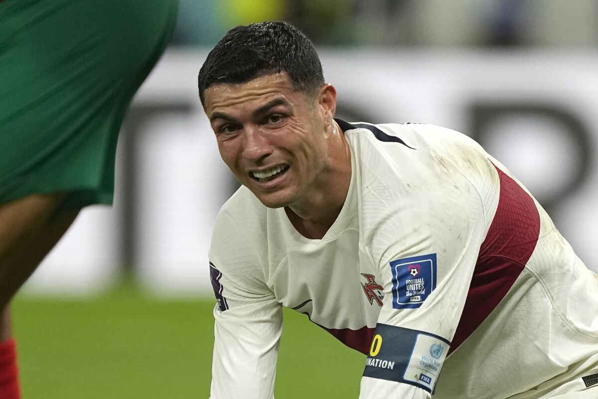 Bạn gái của Ronaldo ngầm chê HLV Santos kém cỏi vì ít chơi game bóng đá 230899