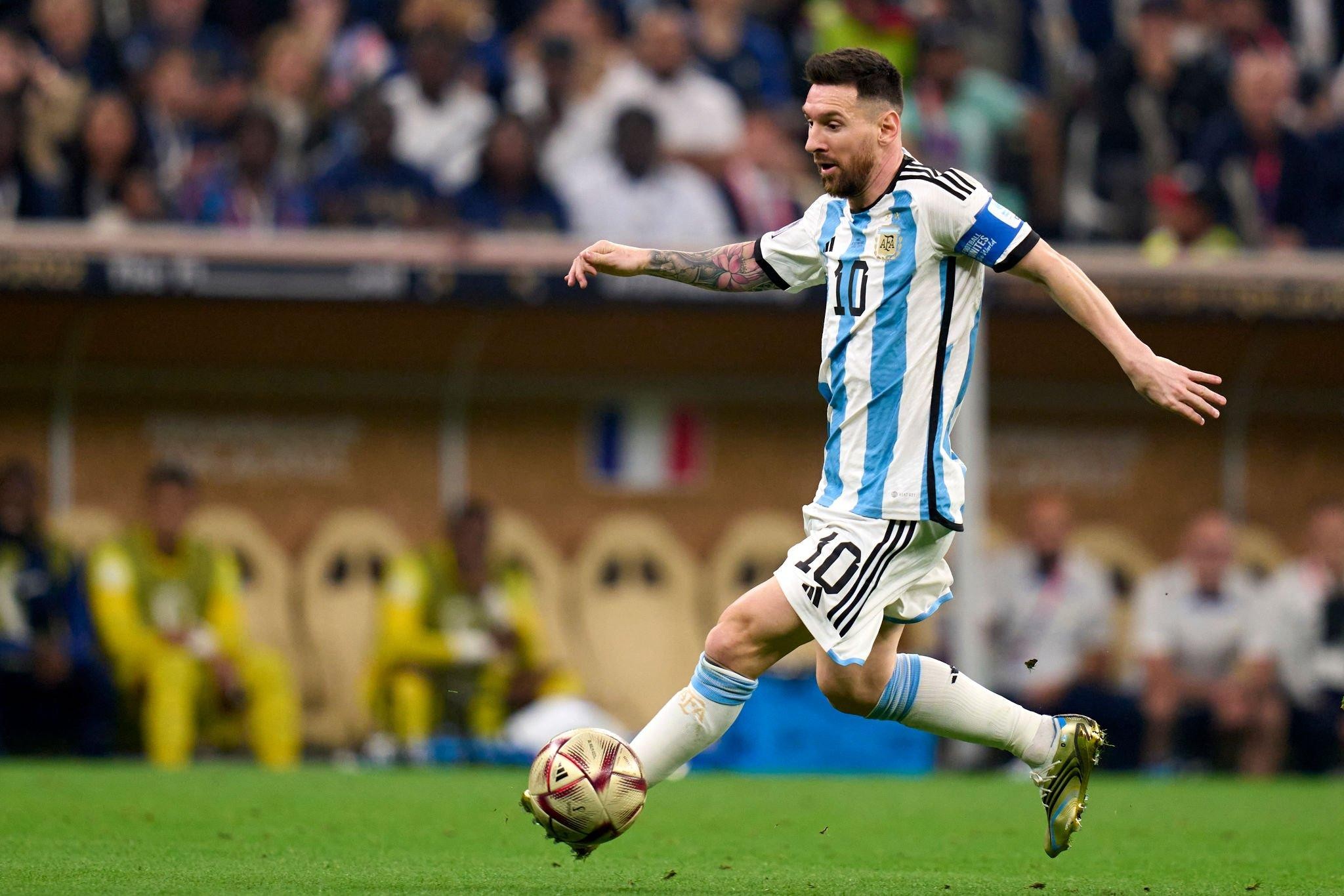 messi-ball-mls-1687823540.jpg