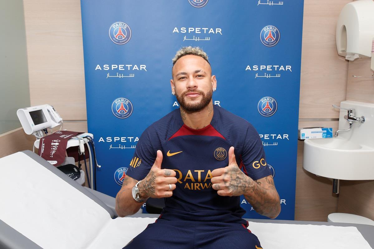 neymar-tap-psg-1689072644.jpg