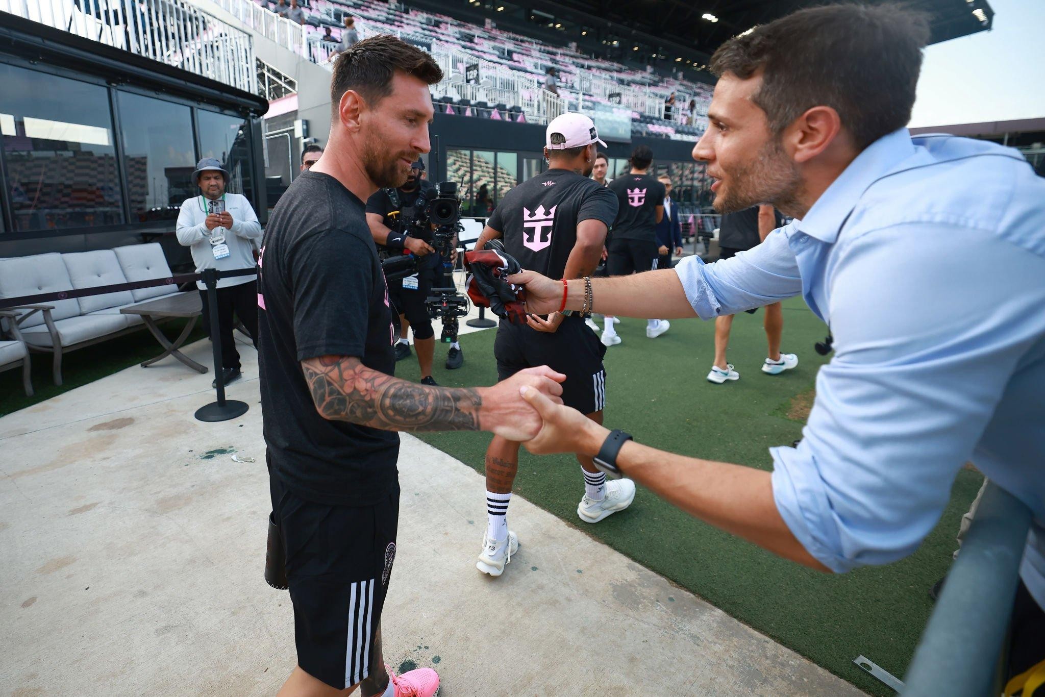 messi-fan-miami-1691196335.jpg