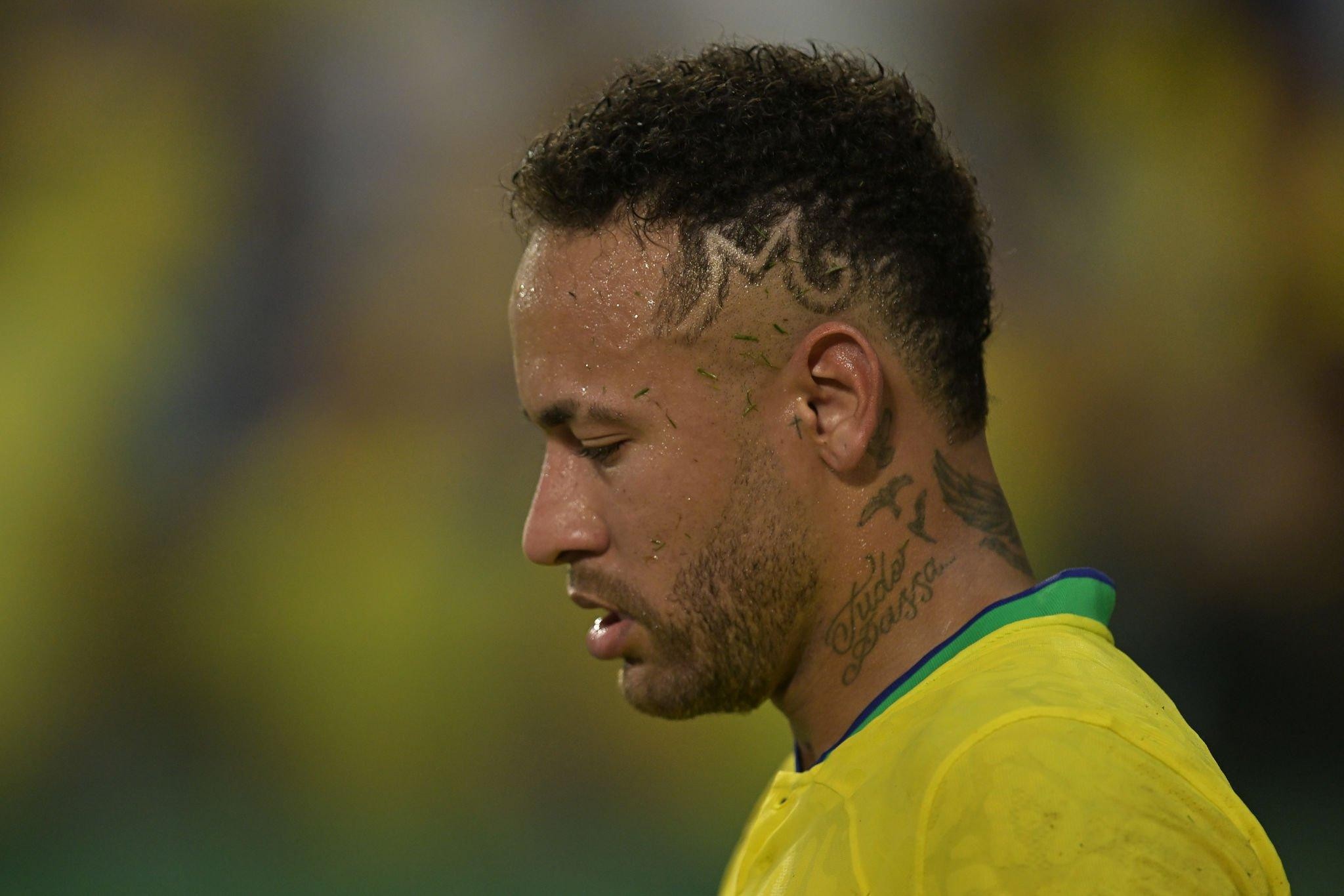 neymar-chan-thuong-brazil-1697862689.jpg