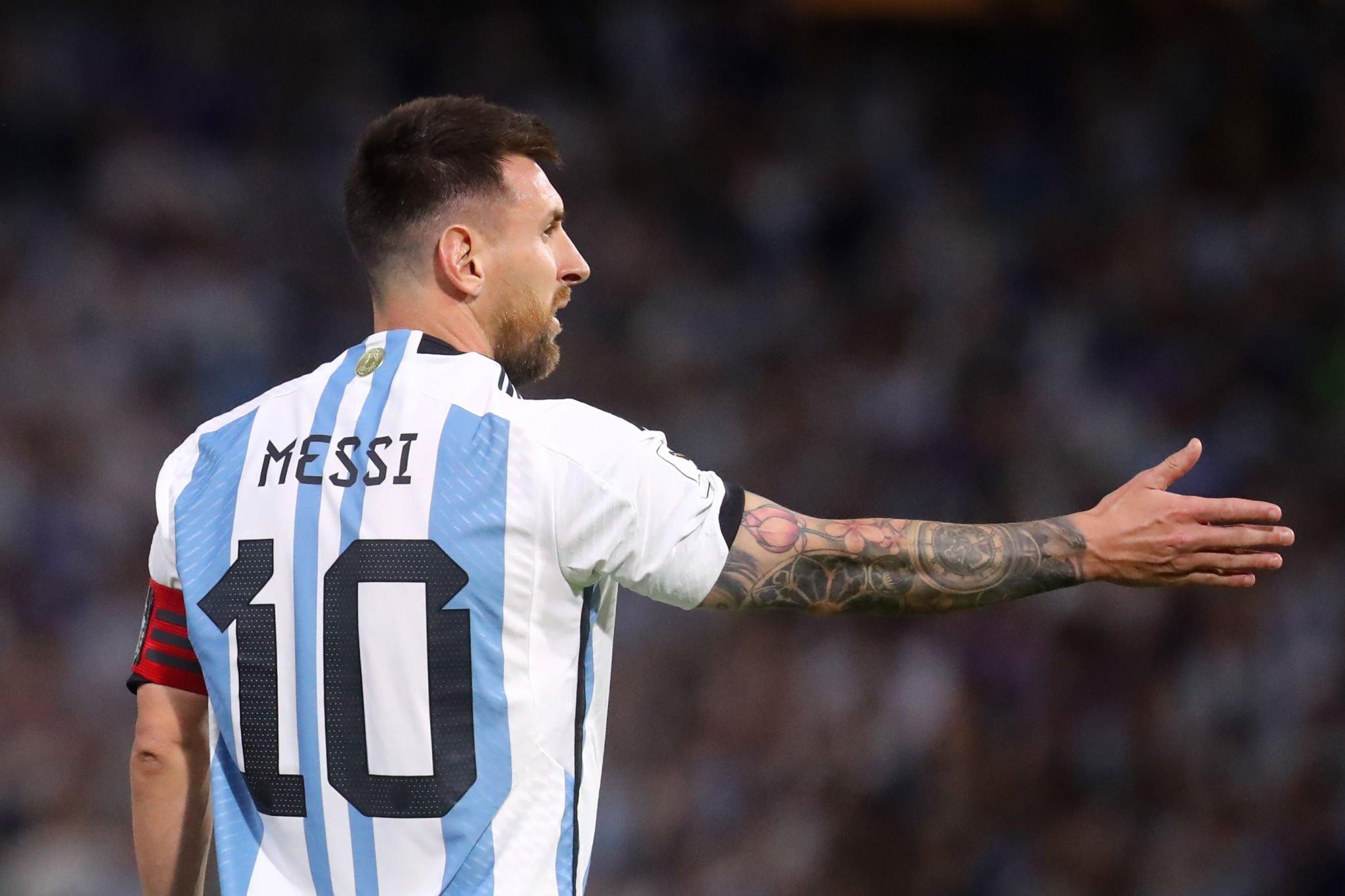 messi-dt-argentina-1700316020.jpg