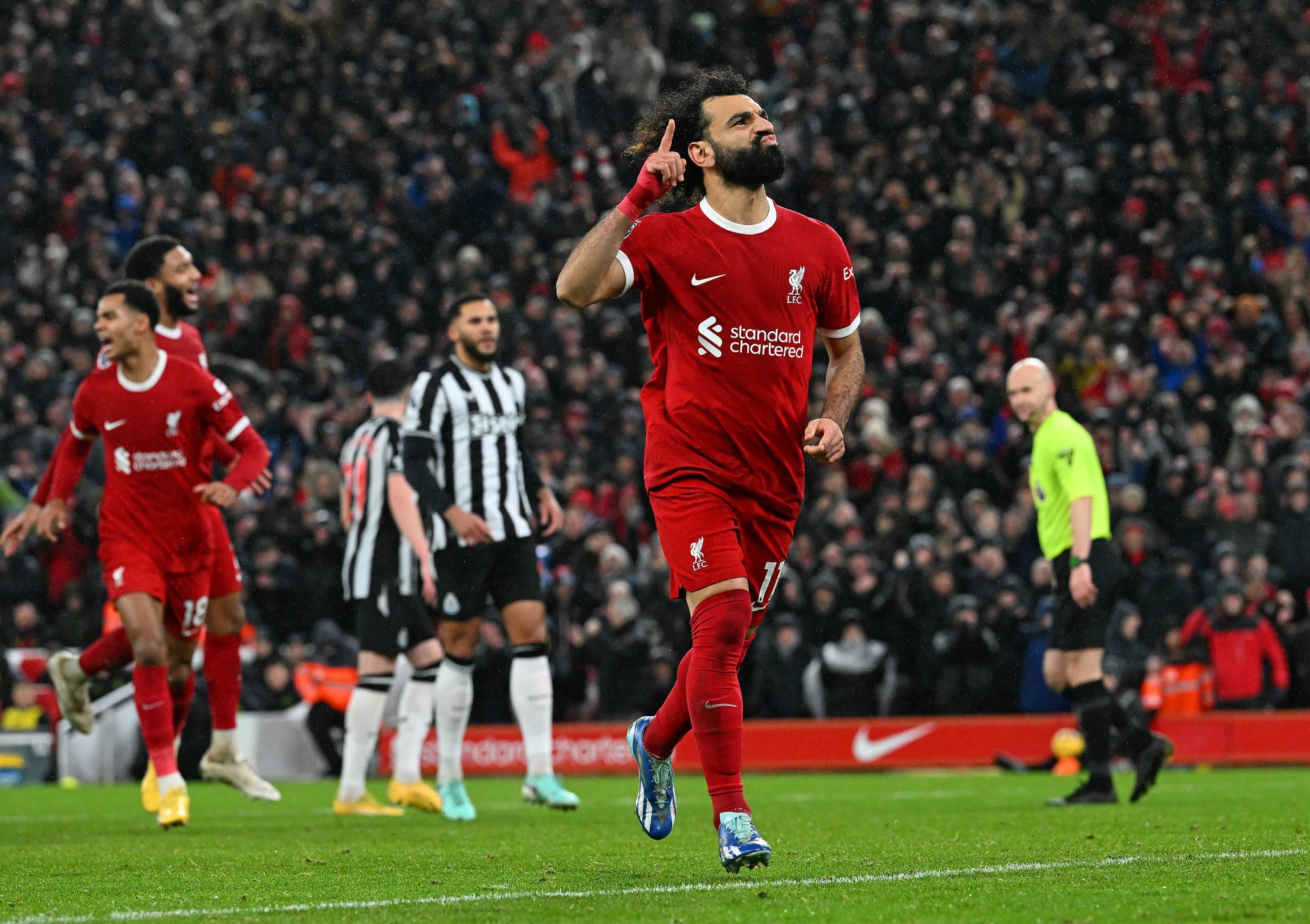 liverpool-vs-newcastle-ky-luc-1704149169.jpg