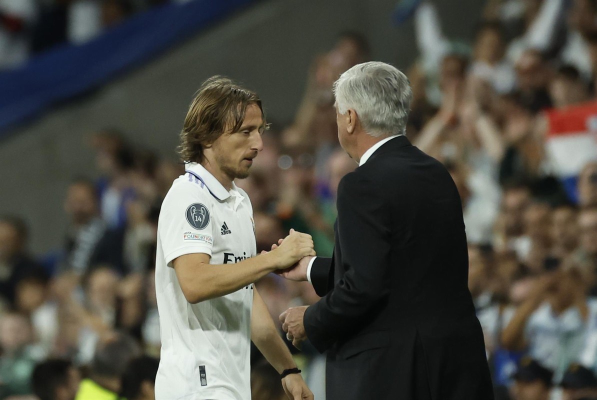 luka-modric-carlo-ancelotti-real-madrid-1708439224.jpg