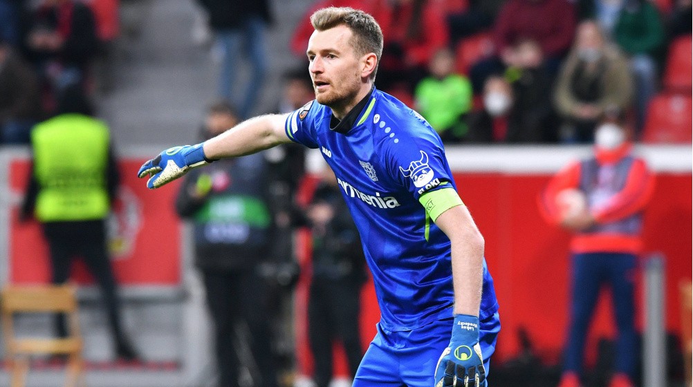 lukas-hradecky-bayer-04-2022-1651480451-84524-1714123629.jpg