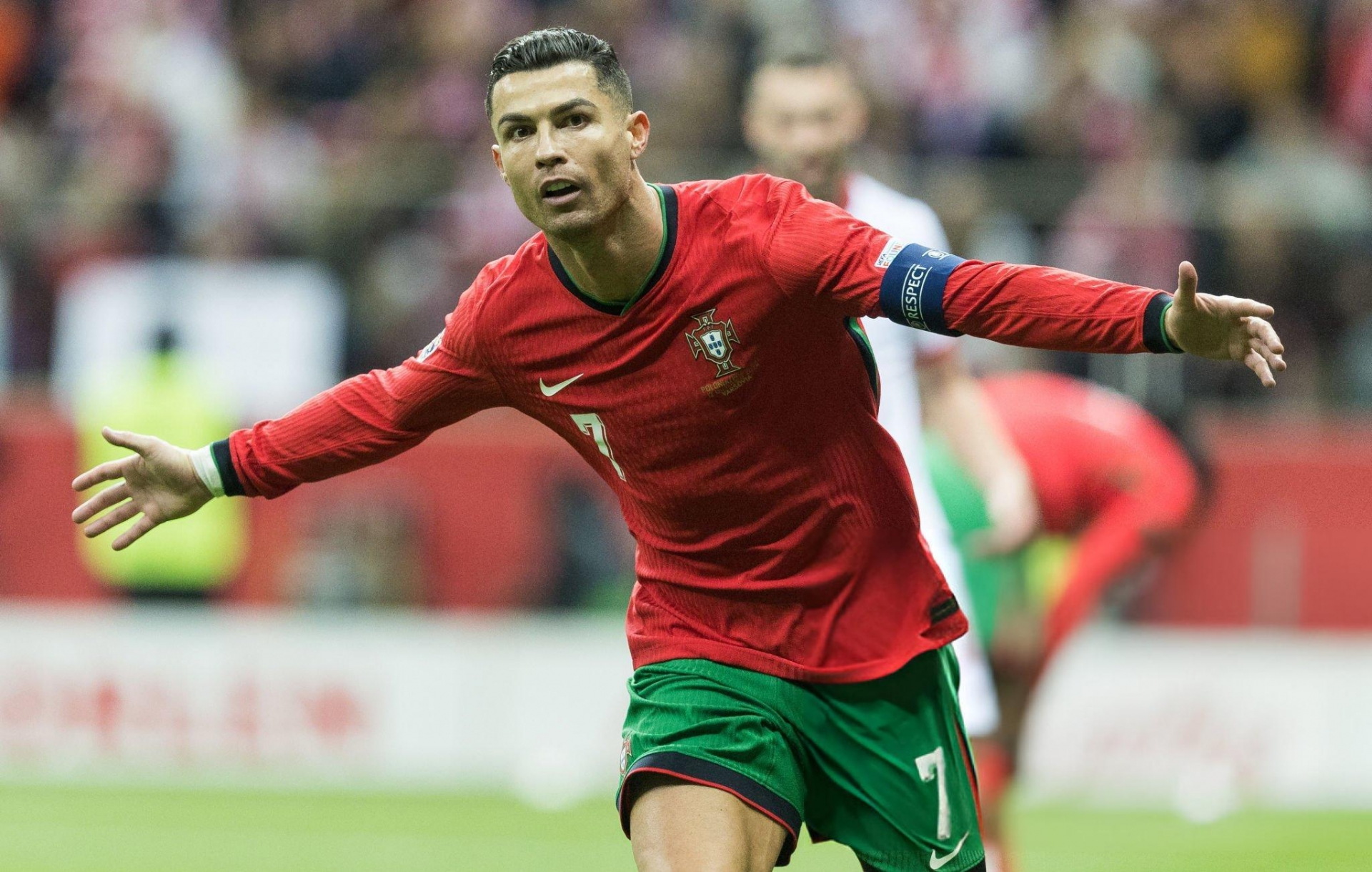 Ronaldo nổ súng, Bồ Đào Nha dễ dàng đè bẹp Ba Lan