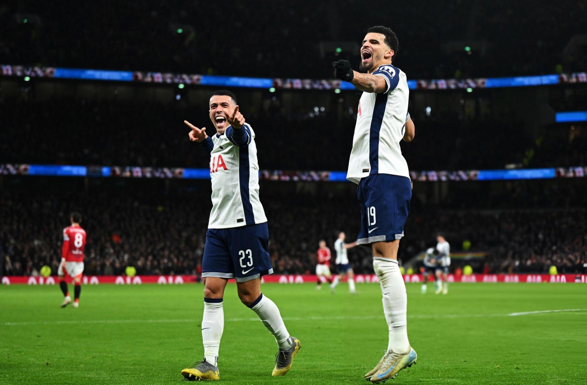 Rượt đuổi kịch tính, Tottenham hạ MU tại Carabao Cup