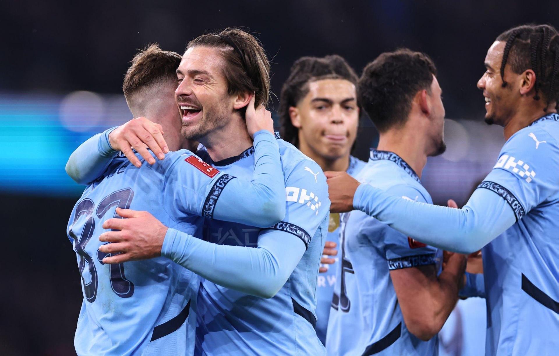 Thắng đậm 8 bàn, Man City dễ dàng đi tiếp tại FA Cup