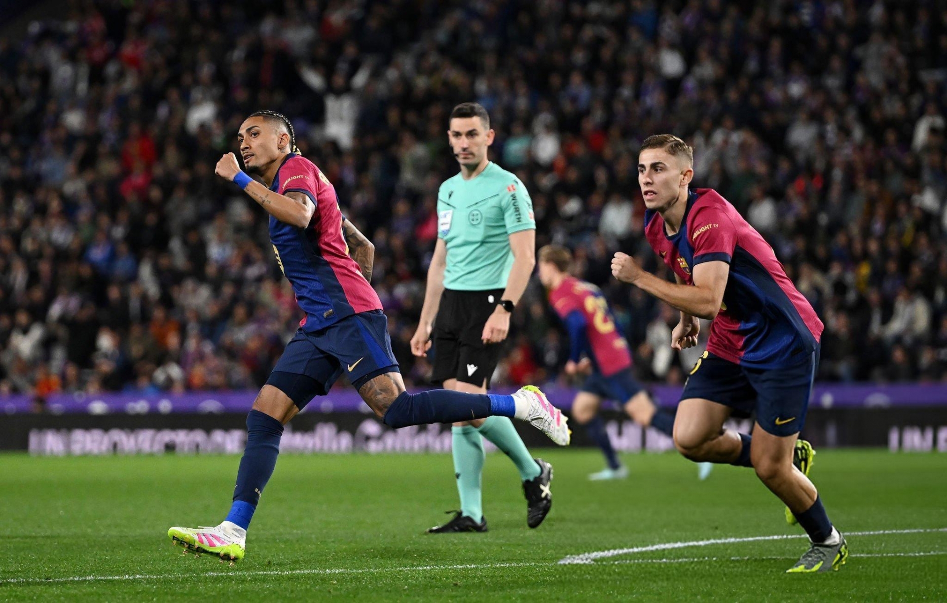Thắng nhọc Valladolid, Barca tiến gần chức vô địch La Liga