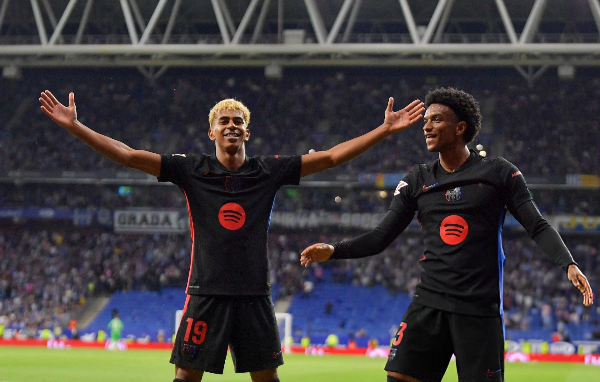Yamal lập siêu phẩm, Barca chính thức vô địch La Liga