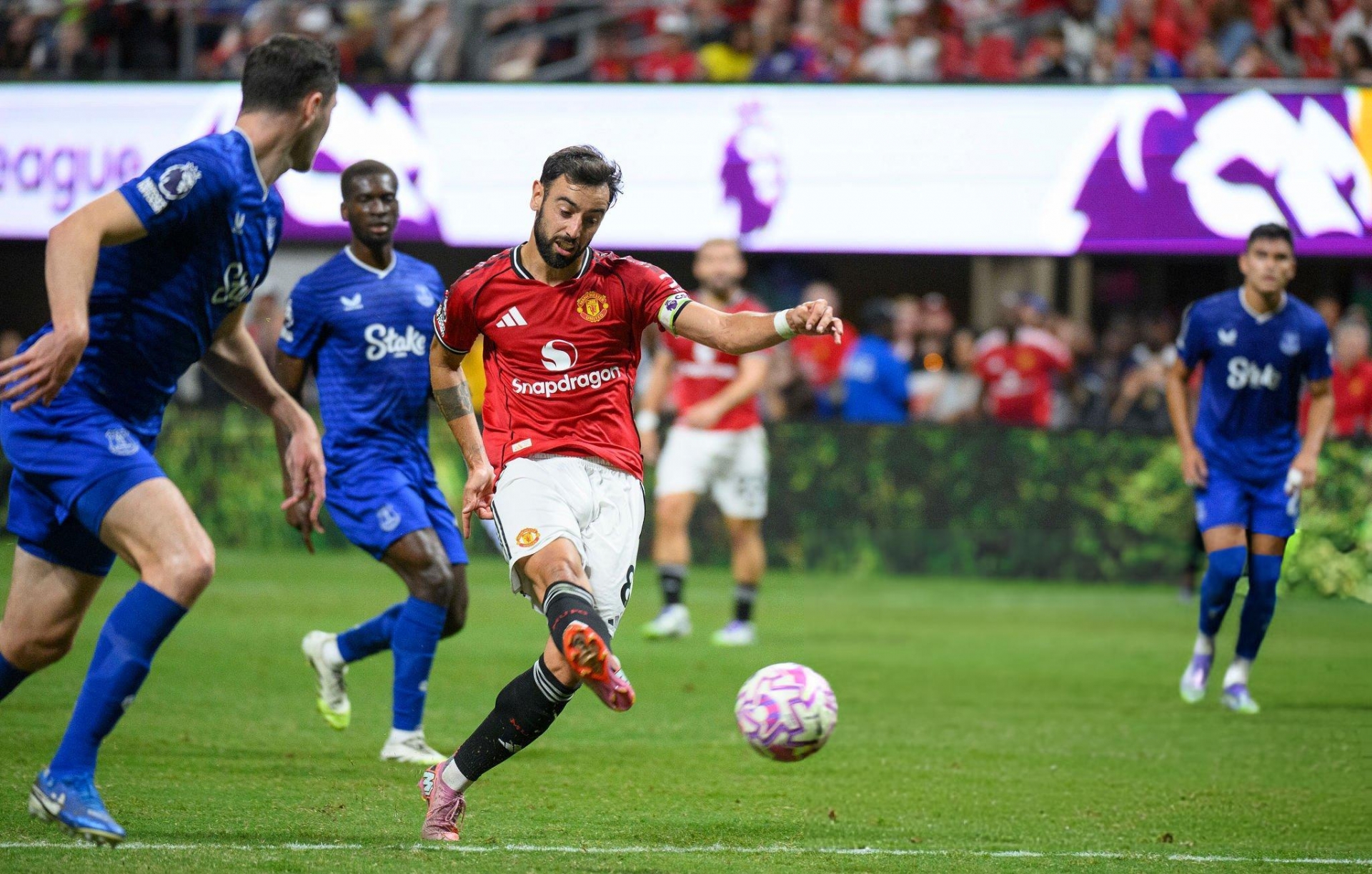 Hòa Everton, HLV Amorim giúp MU vô địch Premier League