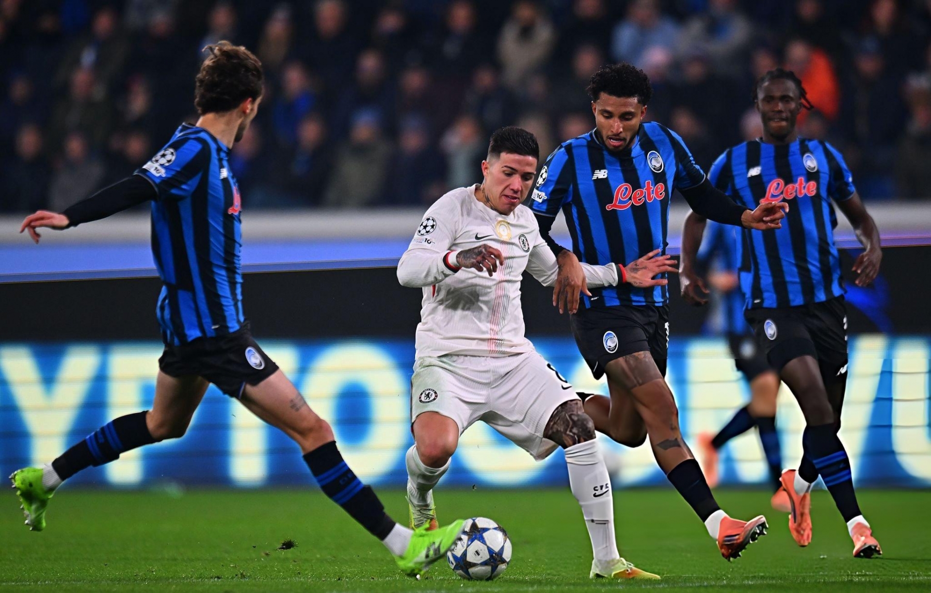 Chelsea thua ngược Atalanta tại Champions League