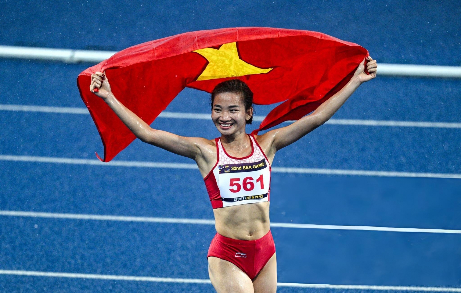 CHÍNH THỨC: Nguyễn Thị Oanh cân bằng kỷ lục HCV tại SEA Games