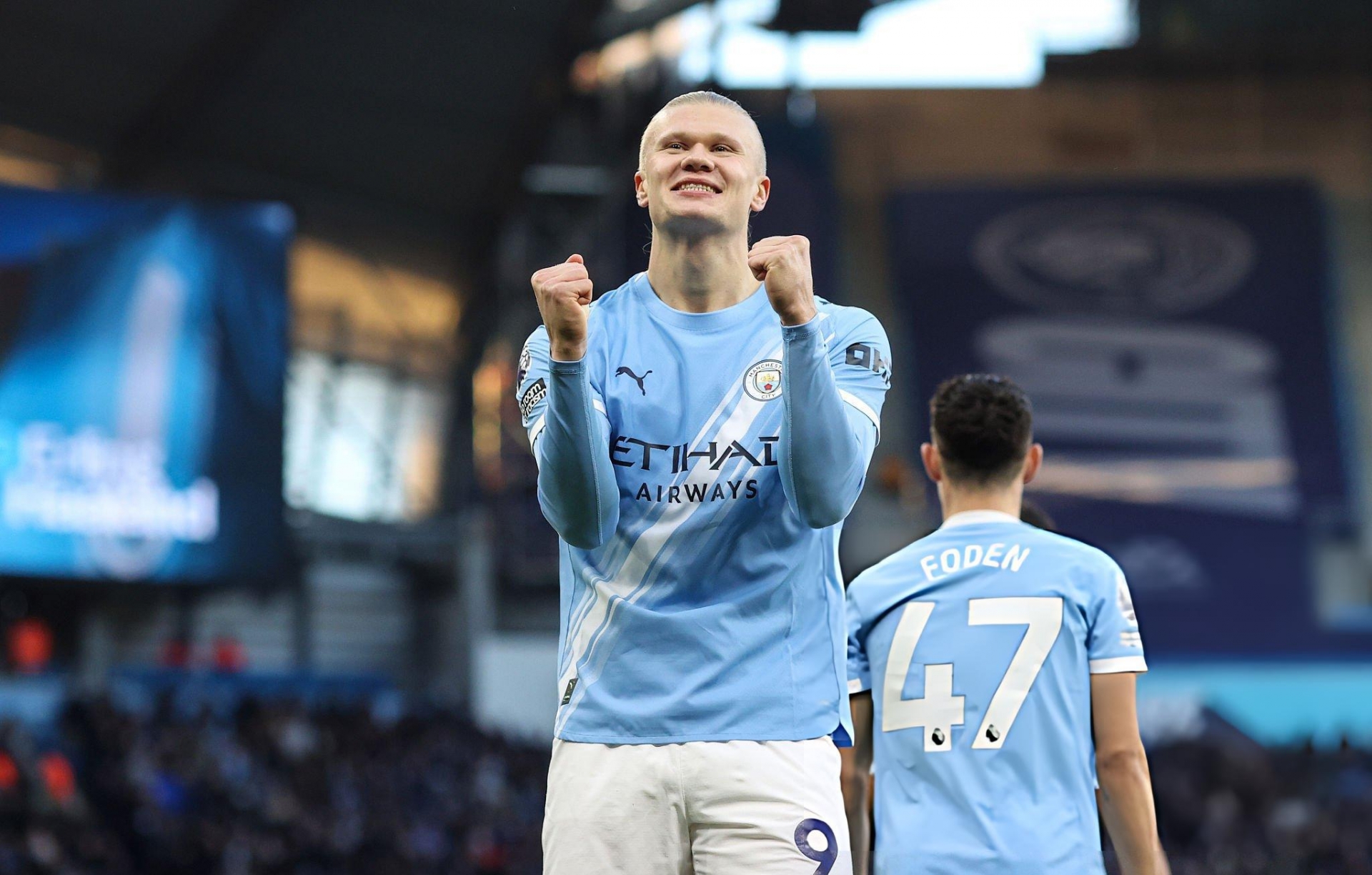 Haaland chói sáng, Man City chiếm ngôi đầu Ngoại hạng Anh