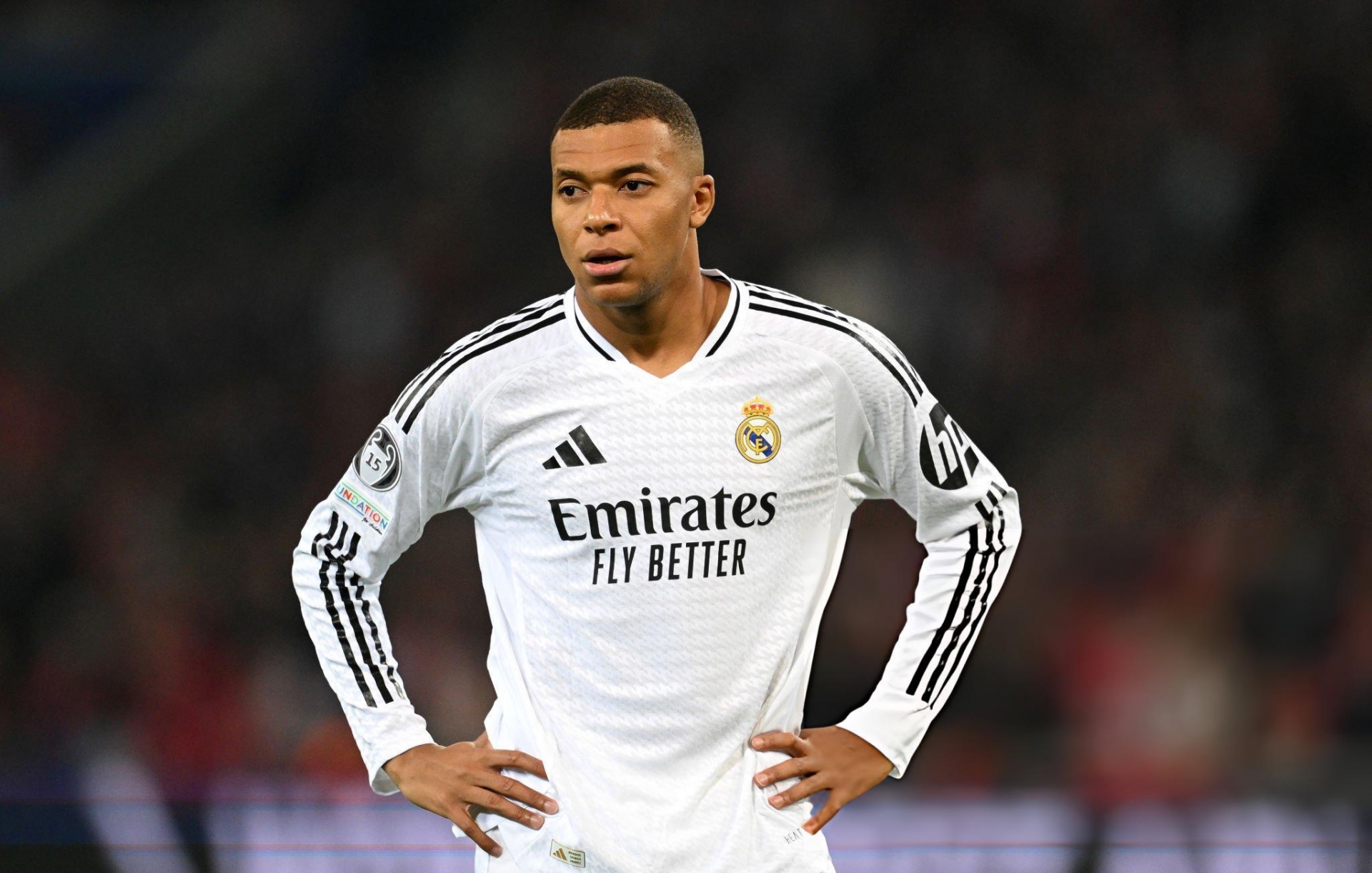 Real Madrid nhận tin 'sét đánh' từ Mbappe