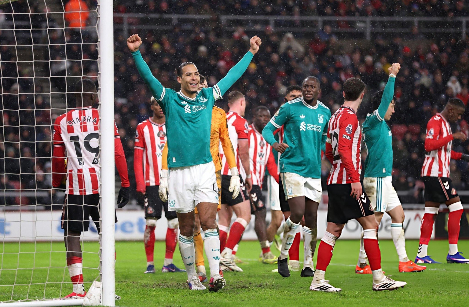 Van Dijk lên tiếng, Liverpool thắng tối thiểu Sunderland
