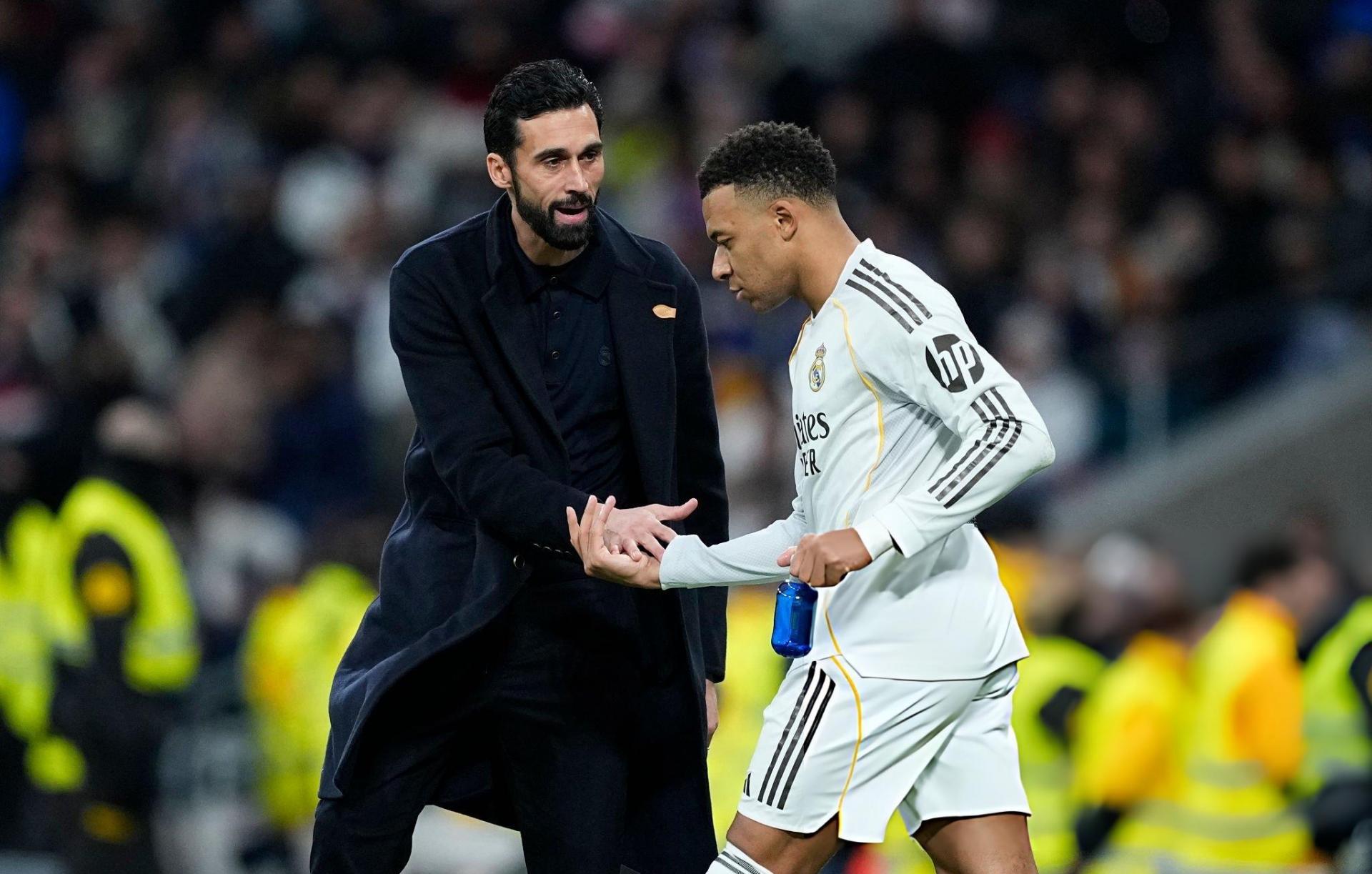 HLV Arbeloa đập tan nghi ngờ về tiền đạo số 1 Real trước đại chiến Bayern