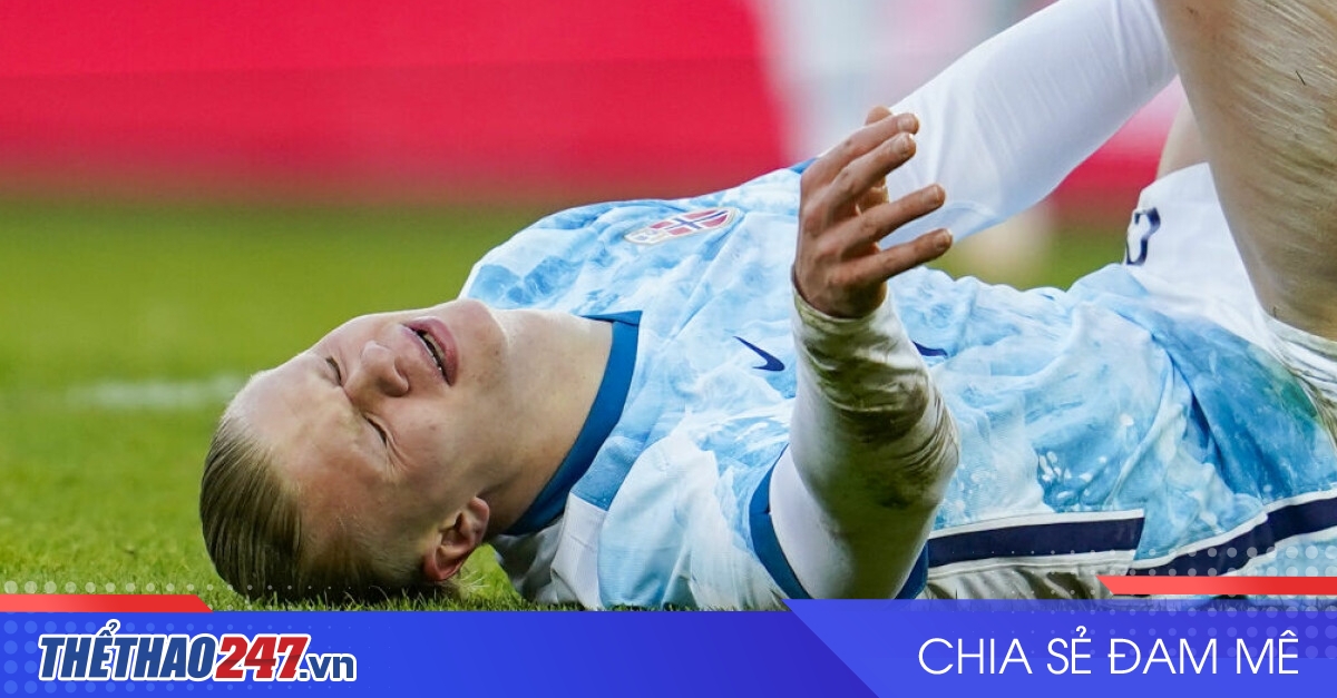 Cổ chân Erling Haaland bị bẻ gập 90 độ sau pha tắc bóng kinh hoàng