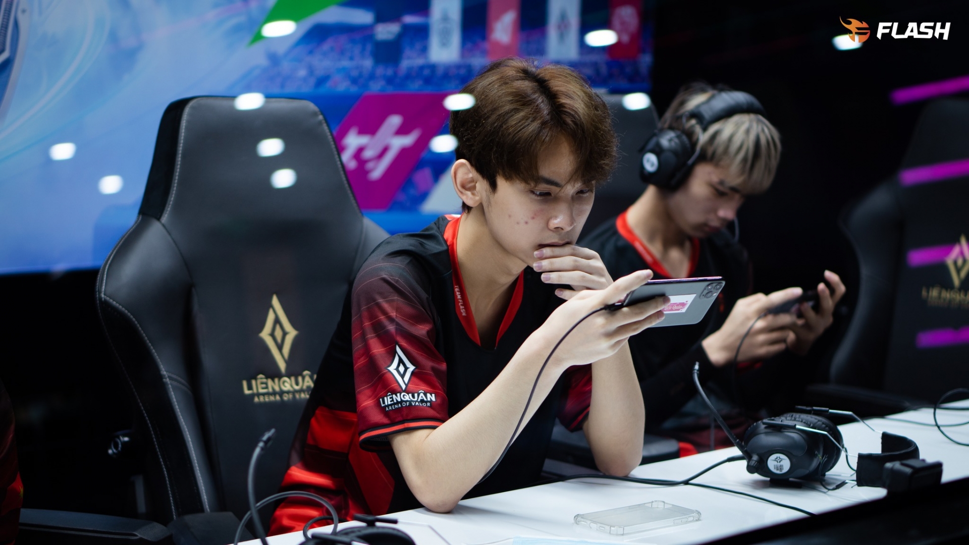 Liên Quân Mobile: Thua bạc nhược, Team Flash chính thức xuống hạng