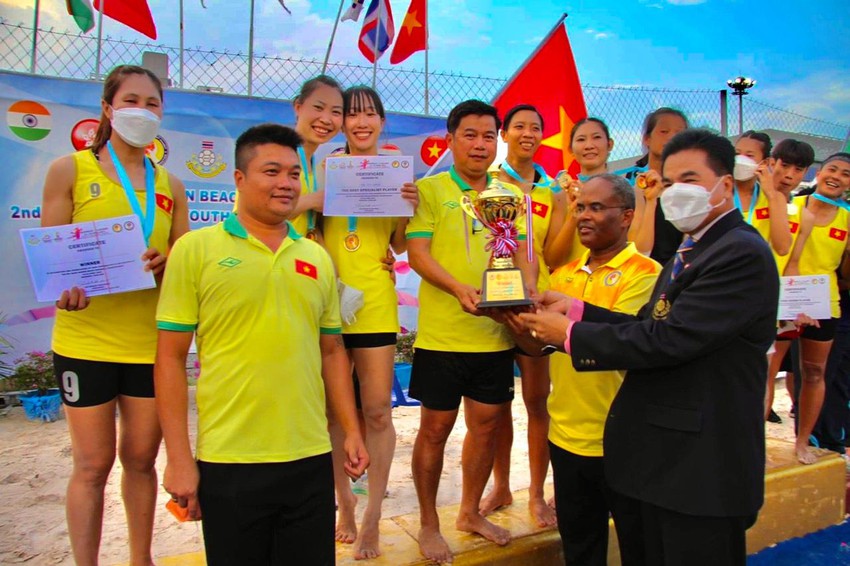 lo-hen-voi-sea-games-31-bong-nem-bai-bien-nu-viet-nam-van-dat-thanh-tich-khung