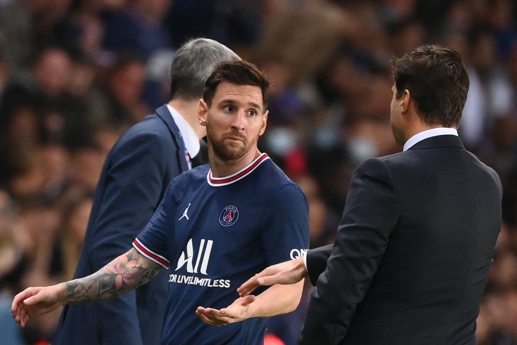 Messi có thái độ lồi lõm với HLV Pochettino, PSG lục đục nội bộ?