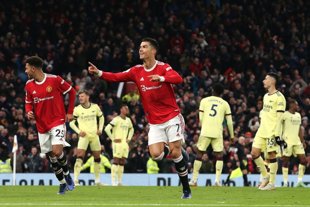 Ronaldo tỏa sáng rực rỡ, Man United đánh bại Arsenal ngay tại Old Trafford