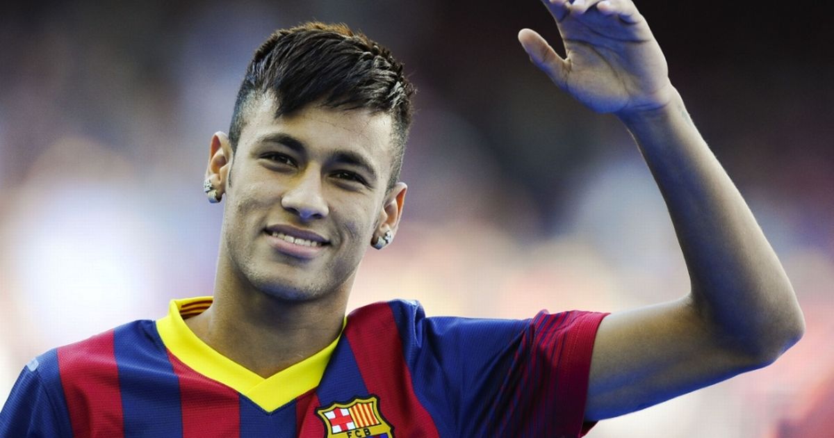 Neymar-Is-Unveiled-At-Camp-Nou-As-New-Barcelona-Signing