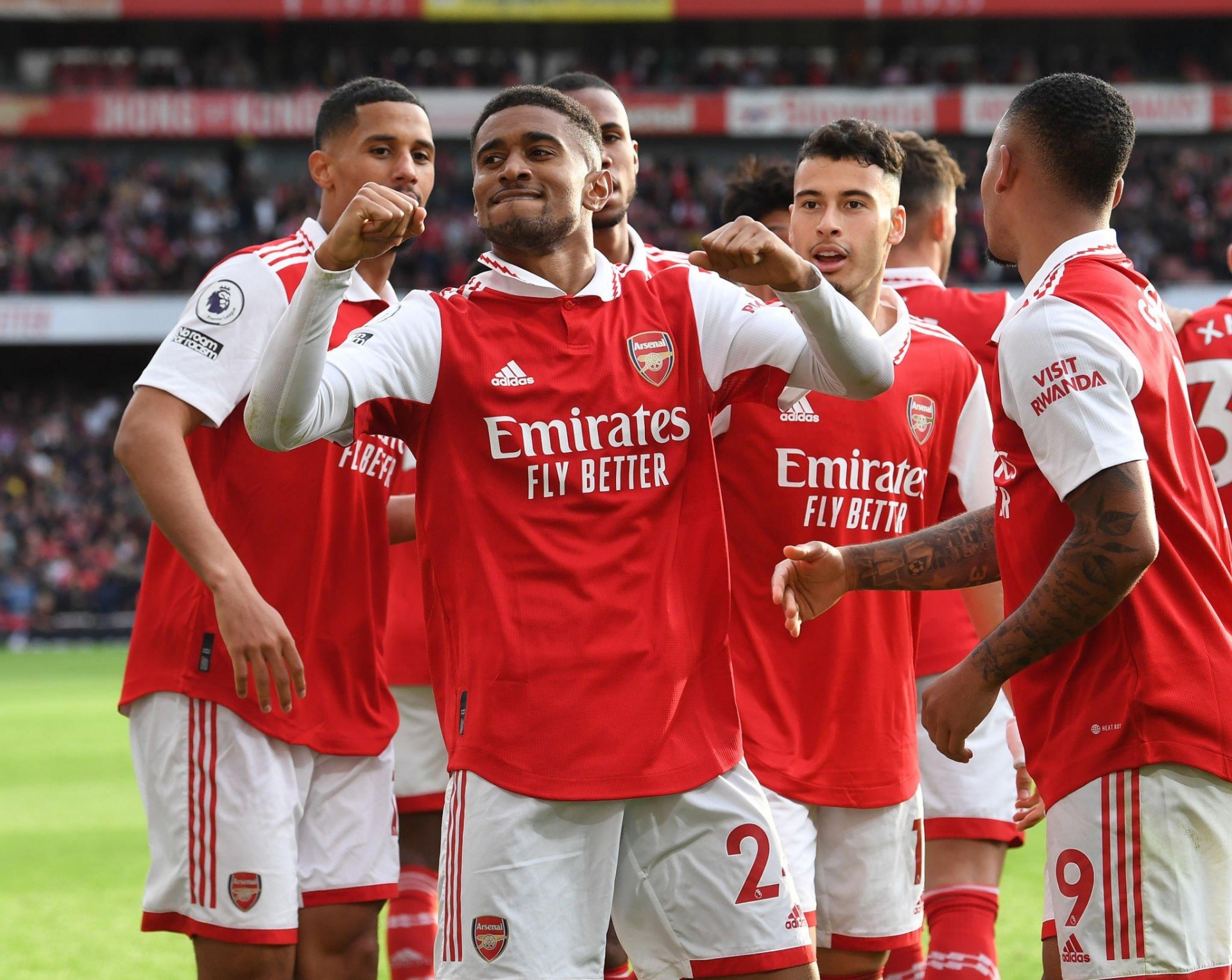 Arsenal trả giá cực đắt sau màn vùi dập Nottingham Forest 211317