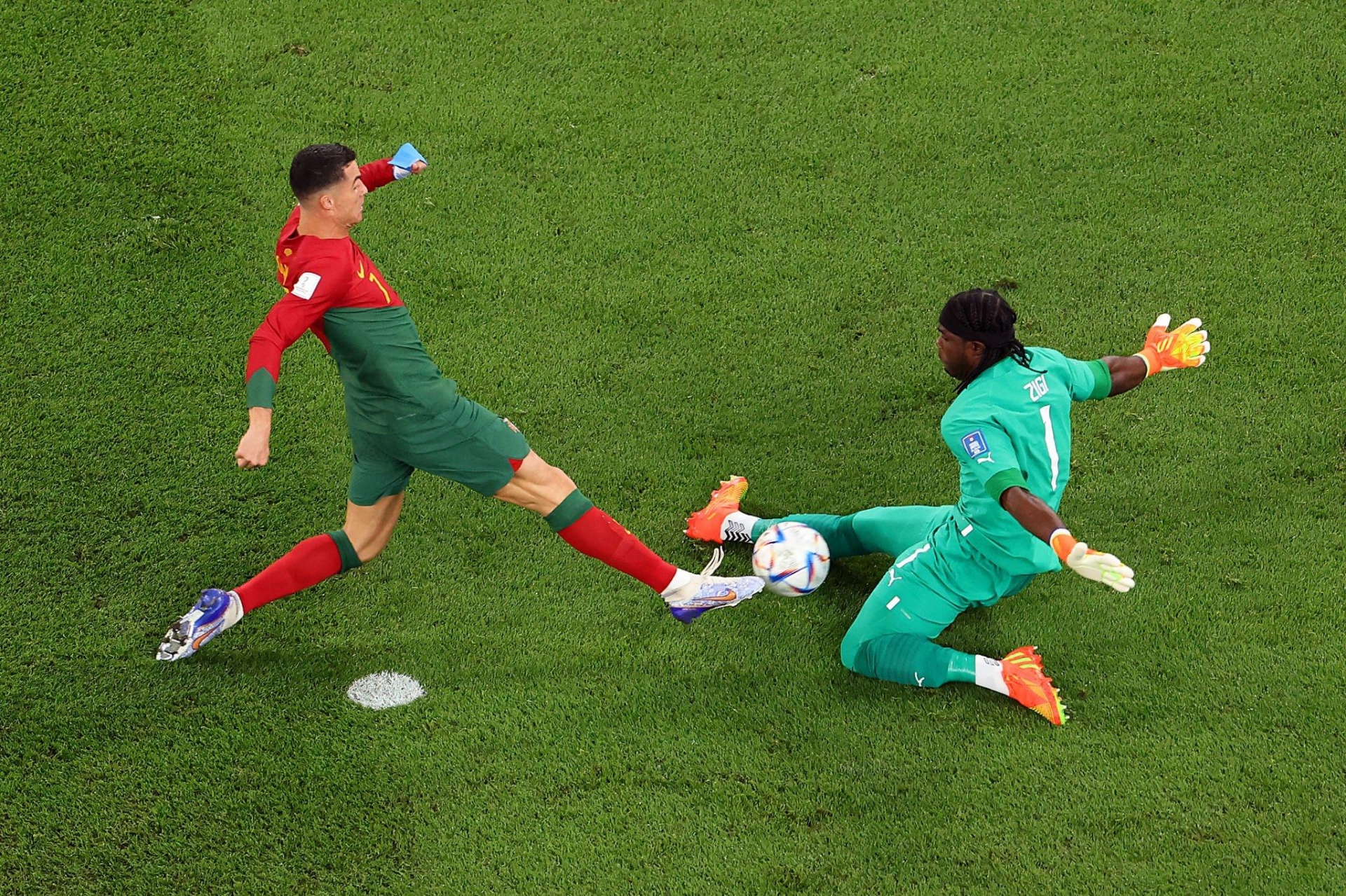 Trực tiếp Bồ Đào Nha 0-0 Ghana: Selecao châu Âu đá rất bay 222584