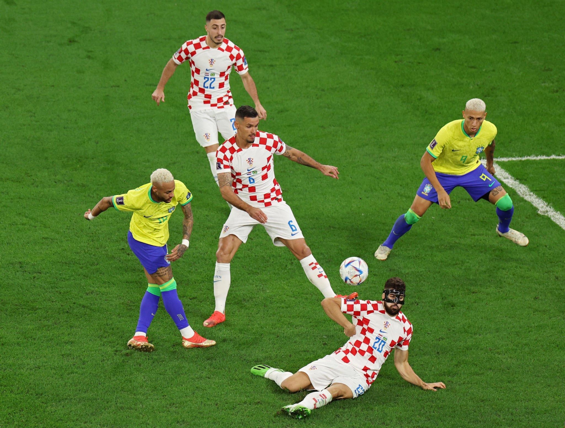 Trực tiếp Brazil 0-0 Croatia: Vận may ngoảnh mặt với Selecao 230352