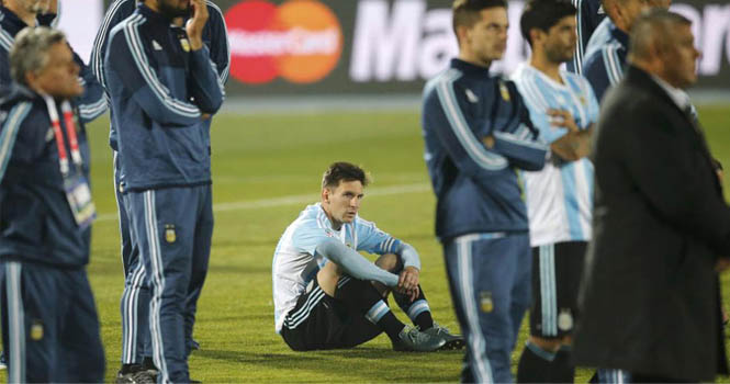 Chile 0-0 Argentina: Lionel Messi khóc cho thất bại của Argentina