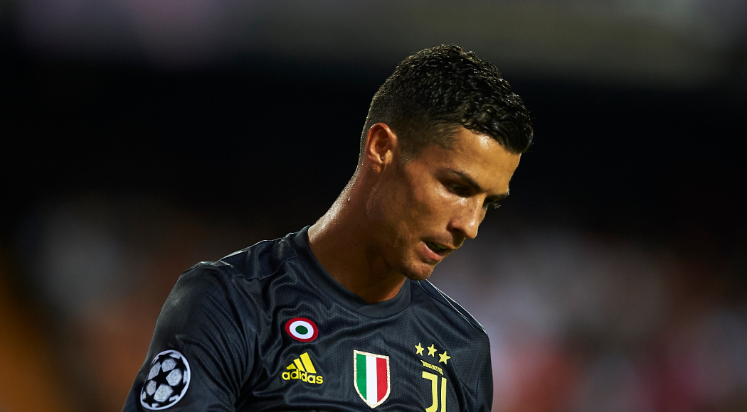 Juventus, sao juve thác loạn, juventus thua trận, Ronaldo, 60 người mẫu, qua đêm với 60 chân dài